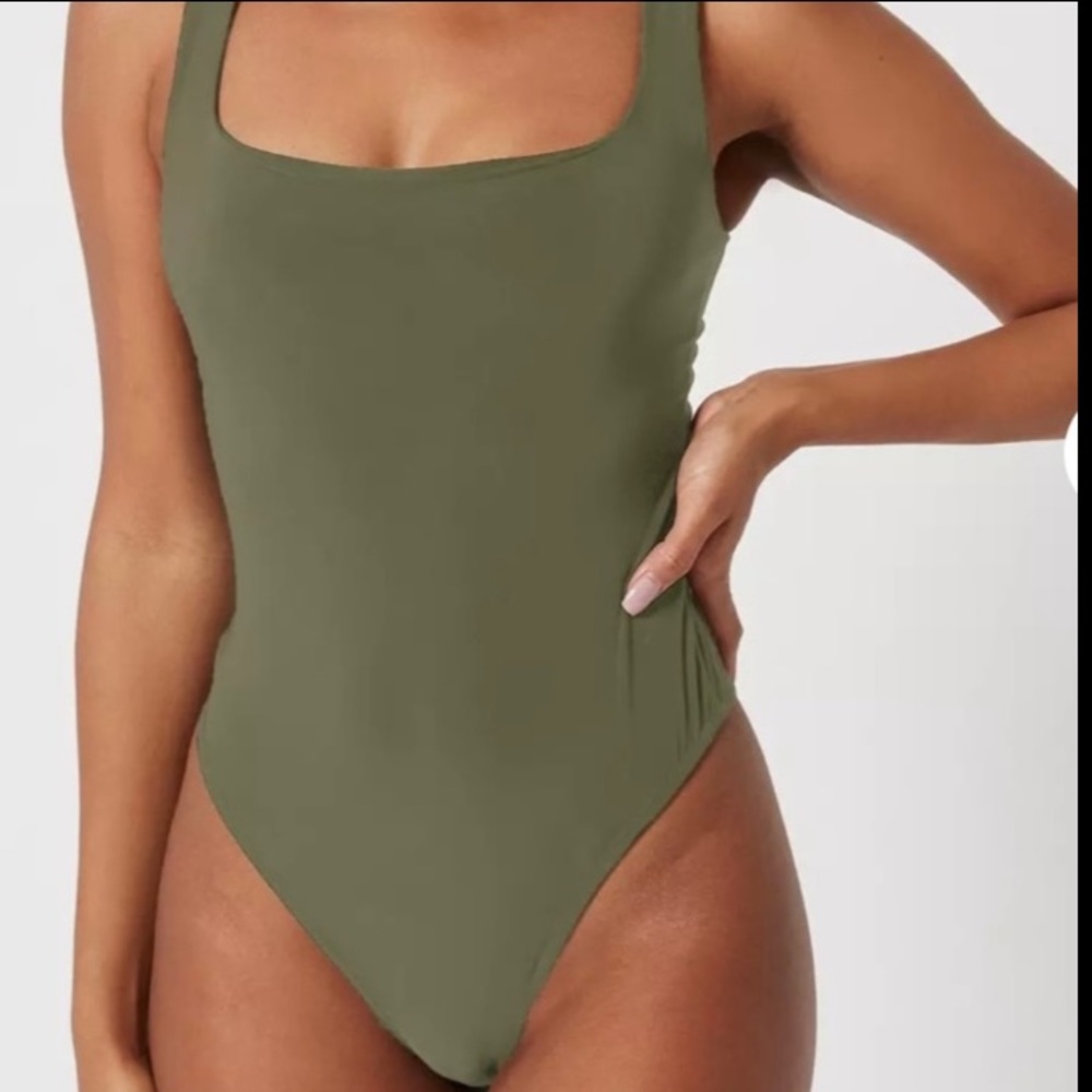 NWT Seam free scoop necks sleeveless bodysuit